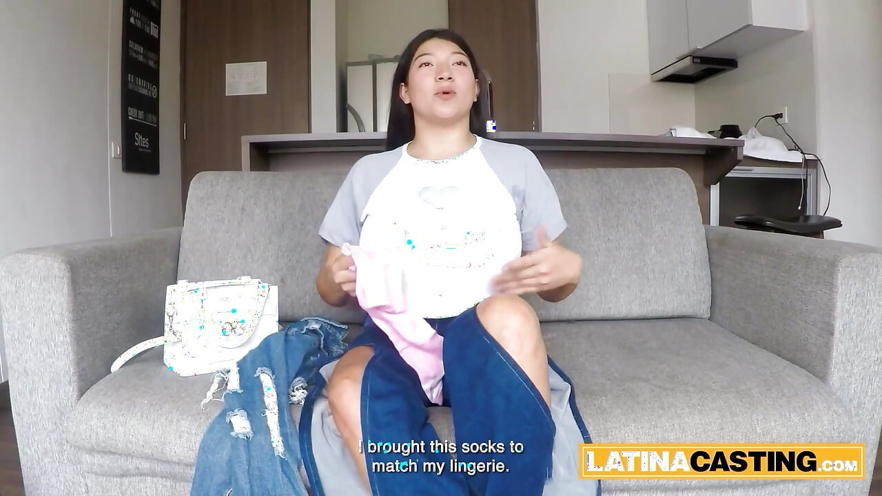 Ayudé a esta latina de enormes tetas a escapar de su pareja dándole la garganta áspera que anhelaba