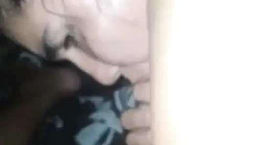 Aku nyepong kontol dan dientot gaya doggy habis-habisan sampai dicrot di dalam