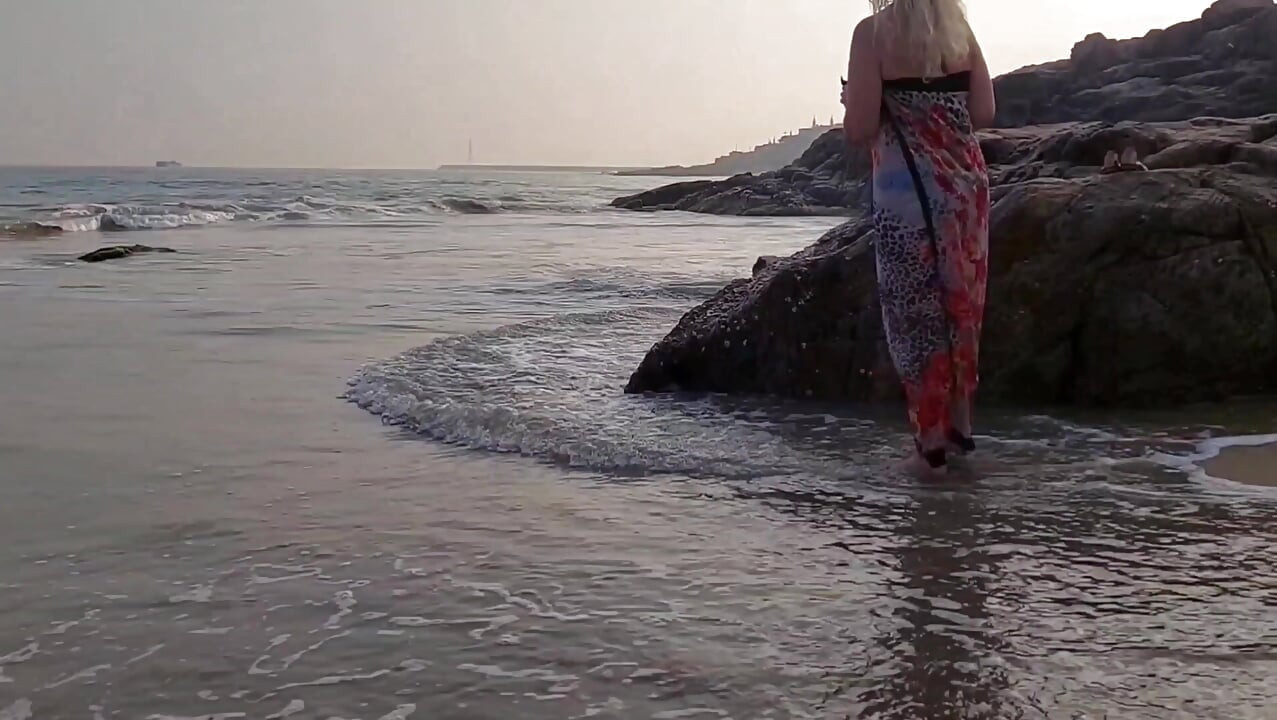 Mature Wife Enjoys Sex in a Green Loincloth