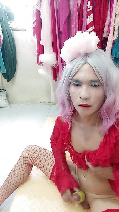 Transgender Oanh Le wears sexy clothes porn selfie with a homemade cuff