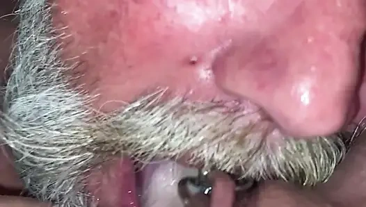 Jilat memek dan kencing