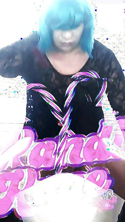 Ts Kandi セクシーなシシーストリッパーがランジェリー姿で踊る PMV