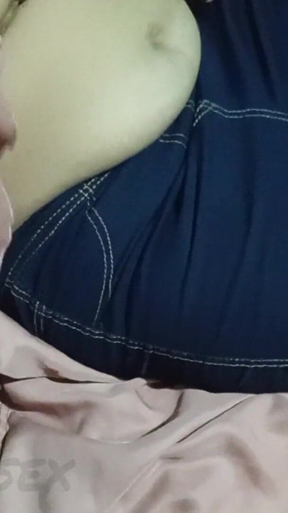 Nezaobilazan trenutak iz "Seks sa susjedima bhabhi. Desi Bhabhi seks s drugim muškarcem"