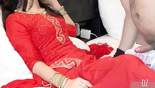 Sevimli Hintli Kadın Kocasını Isıtıyor Ve Otelde Eski Sevgilisiyle Sikiliyor