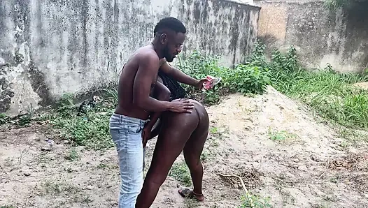 Cowok ini ngentot aku habis-habisan sampai aku crot di wajahnya