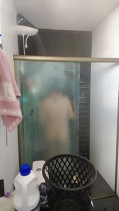 Ponizio me oženjeni muškarac da očistim kupaonicu u njegovoj kući prije nego što mu žena stigne.