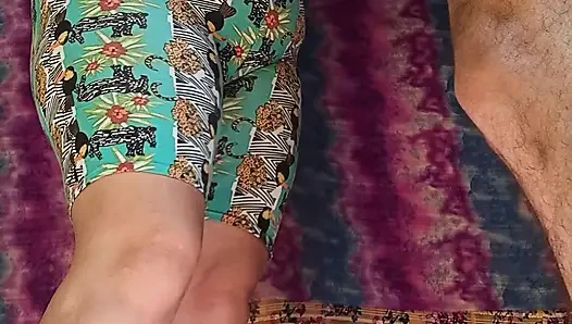 Tombul Gordita Desi yarak emiyor ve sonra anal seks yapıyor