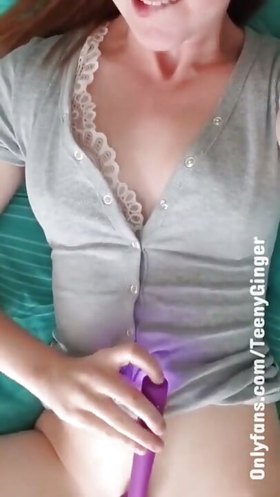 Încerc noul meu vibrator pentru punctul G