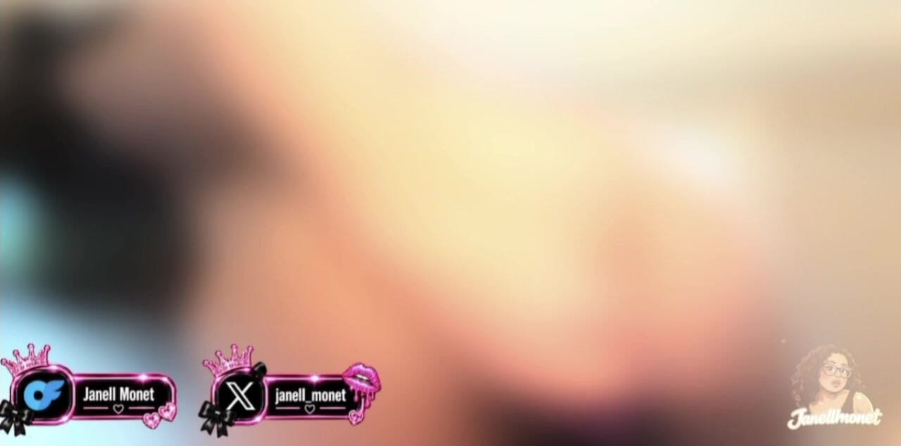 DAMAS Y CABALLEROS. Un regalo especial les espera. Una CUMpilación de 15 minutos en mi OF, agarra tu lubricante y acaricia esa polla.