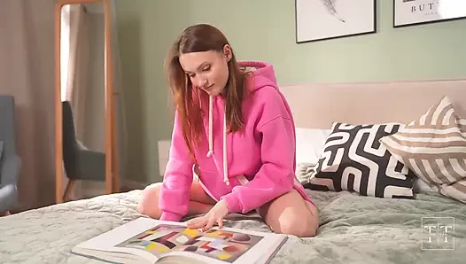 Ders çalışmak yerine tatlı lezbiyen seks yapmaya karar verdik 4k hd tim ekibi