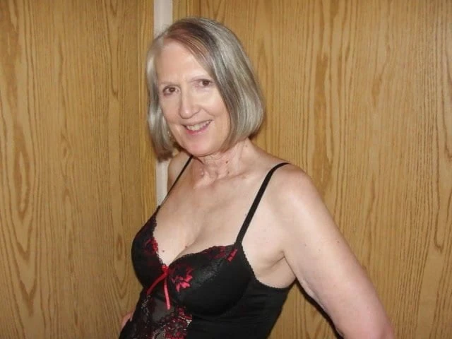 cumslut whore sue palmer sucking cock