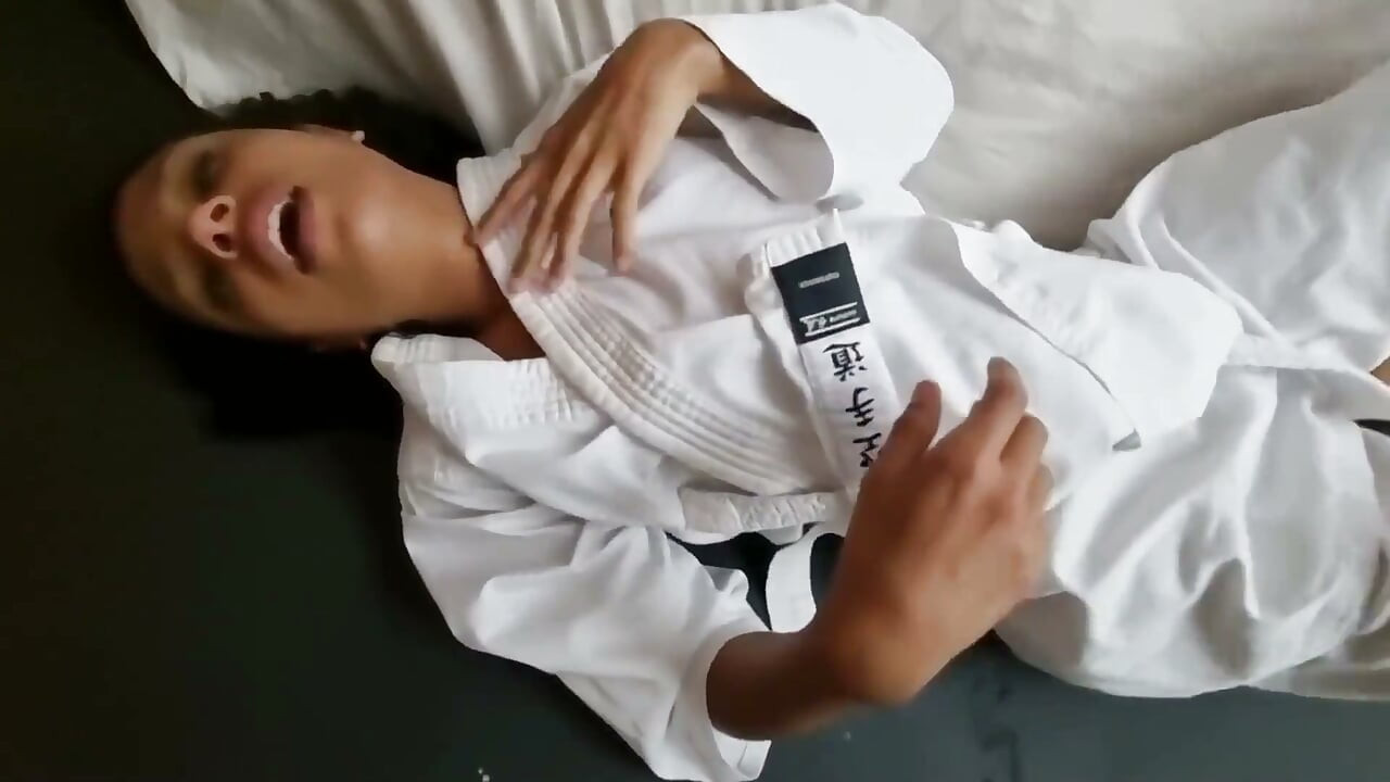 Karate dövüşü kızları - en iyi karate domiantion kızları iş başında