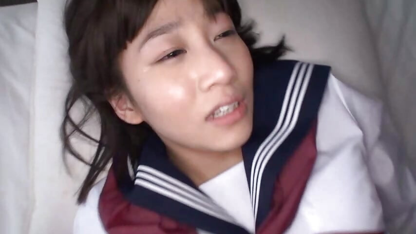 Seorang Lelaki Matang Dan Si Cantik Dalam Pakaian Seragam