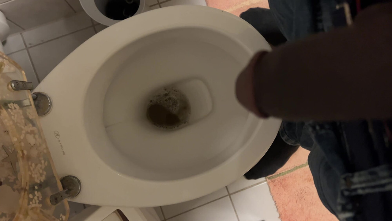 Pišanje tko će biti moj Pokorni WC?