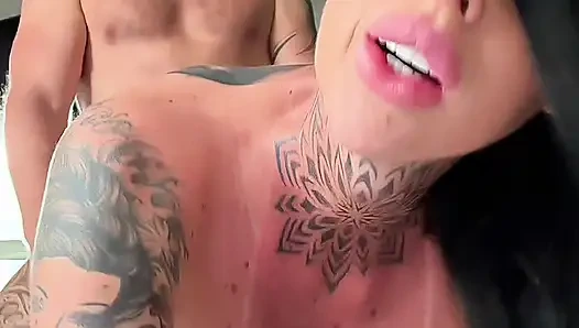 Büyük yarağa biniyor ve durmayacak - esmer gostosa sert domaltmalı sikiş ve bakış açısında kovboy kız