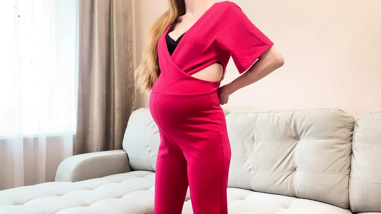 在怀孕九个月的红发继母中射了两次 - 她吮吸和骑乘鸡巴非常好