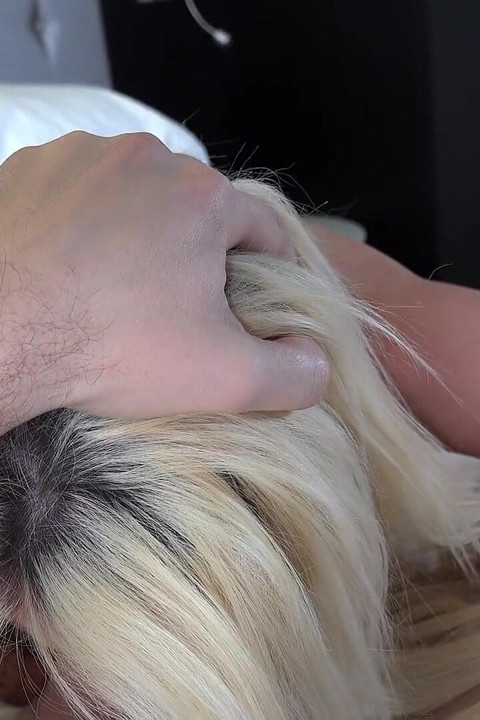 Horny Blonde Brooklyn Blue Gives the Sloppiest Bjs