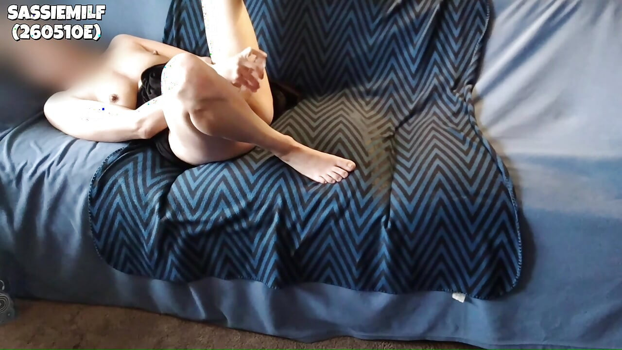 Tesão de milf usando vibrador (260510E)