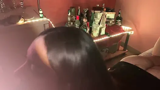 Nogaglola lagi asik nyepong kontol sampai tenggorokan