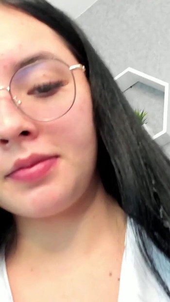 Must-see moment from "Hey papi puedo ser tu putita personal virtual? Me encanta disfrazarme como una chica inocente y putona"