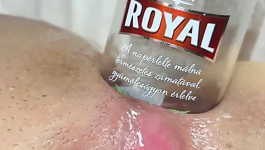 Extremes Anales Einführen Mit Einer Flasche in Nahaufnahme
