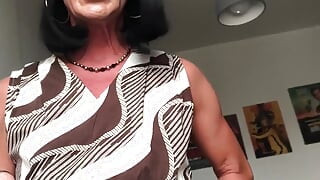 Andreina Sexy Tanned MILF