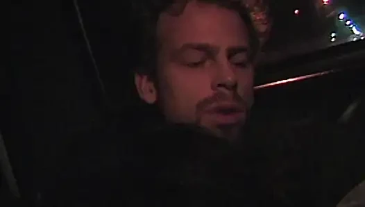 Versaute Taxifahrt: Heiße Action im Cab