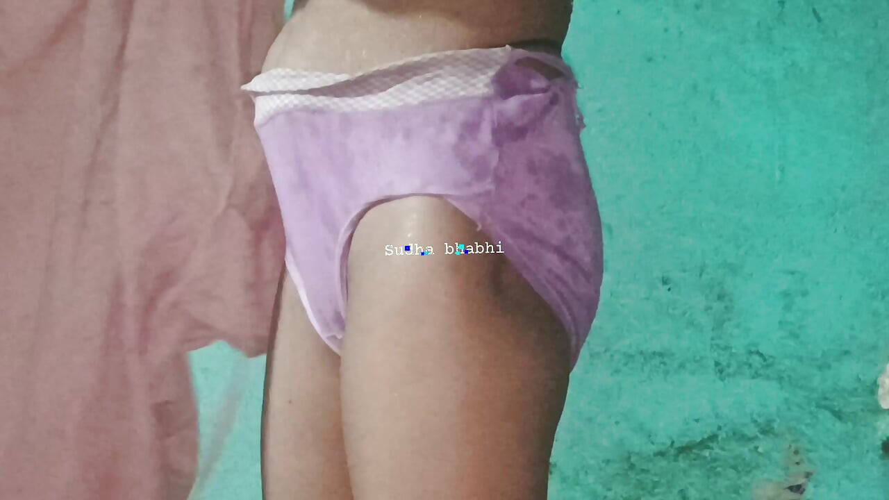 Sudha bhabhi ne saree wearing sudha bhabhi ne saare undressed kar rakh de.
