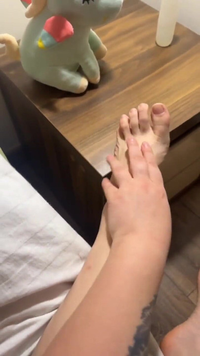 PAWG BRIDE INVITES YOU IN HER BED | Clip 1