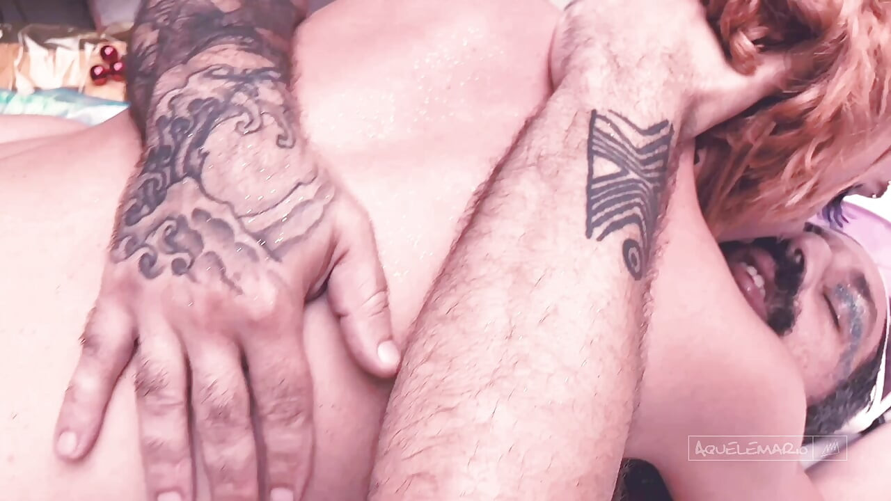 Couple Met in the Carnival Ended up Having Sex on the First Corner They Found