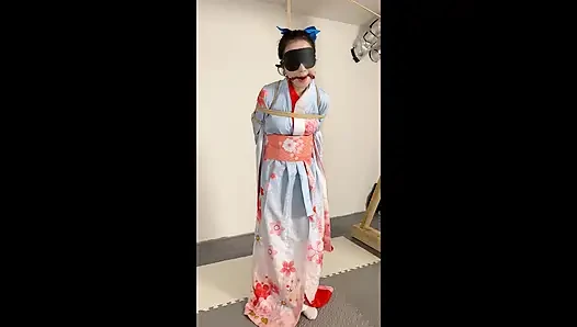 Versi klimaks dari memakai kimono di hari yang cerah