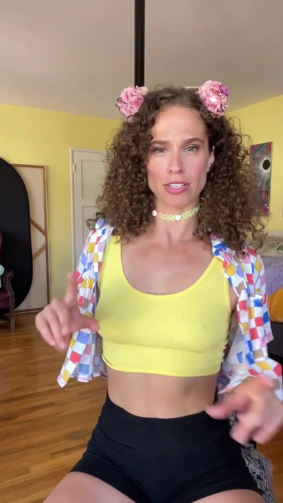 前往冒险! 发送你负载的图片和视频! 我们喜欢打开我们的信箱, 并把它填满! Love You Guy