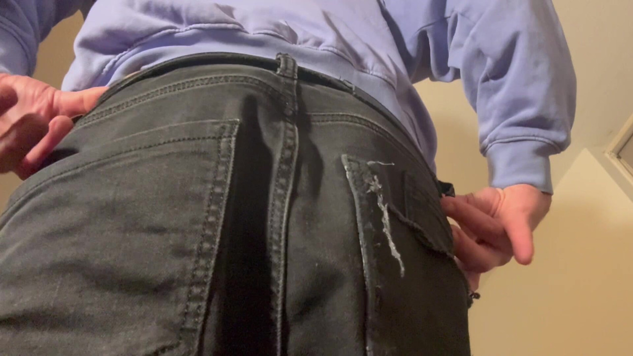 The guy shows a dangling dick and teases with his ass.
