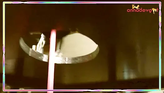 Ev hizmetçisi temizlik yaparken tahrik oluyor