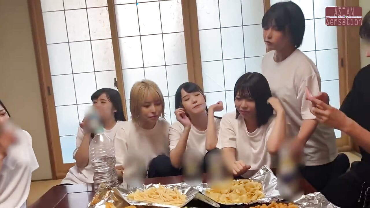 Wild Tennis Club Camp - 11 membres se lâchent dans une orgie énorme - épisode 2