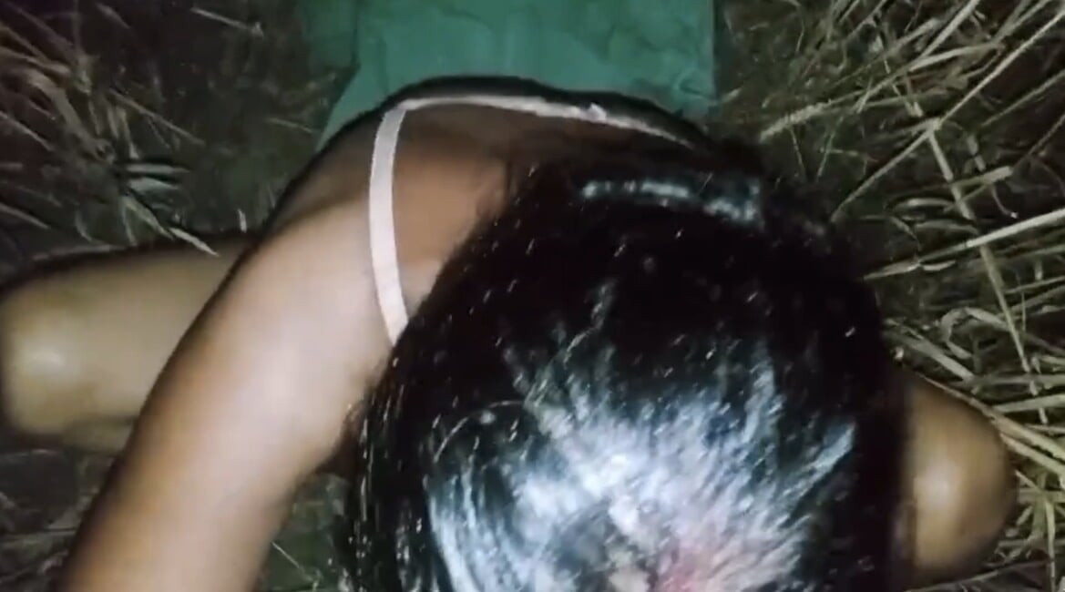 Genhu ke khet me rat ko chudai kar diya