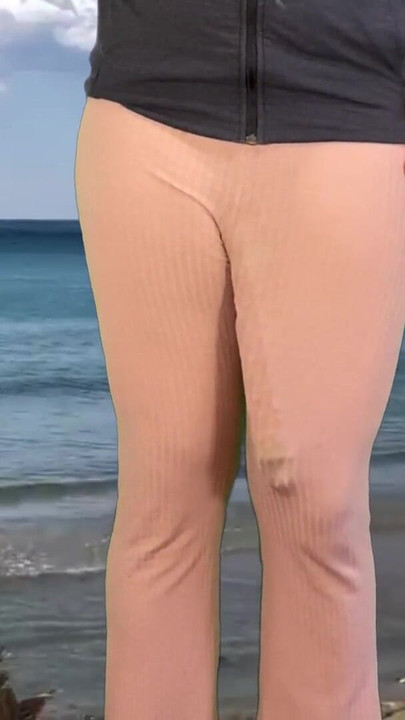 Epski trenutak iz "Ogroman kurac, shemale sperma na plaži"
