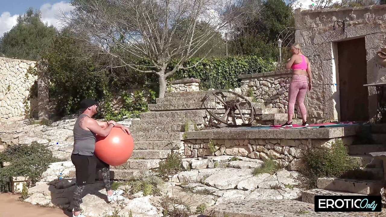 Outdoor Exercise Ball Gangbang with Dripping Creampie Overload