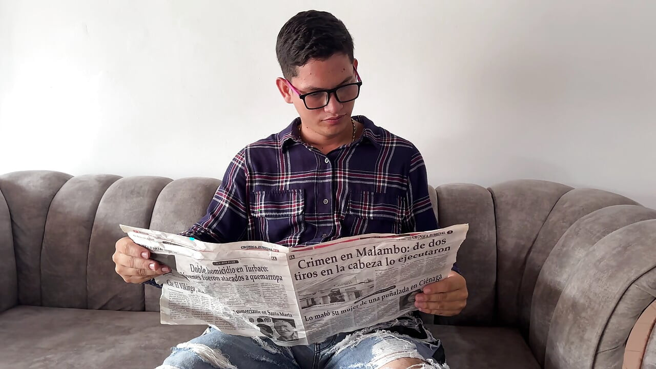 Jako jebem svoju mladu sluškinju u zamenu što sam joj dao dozvolu da rano ode.