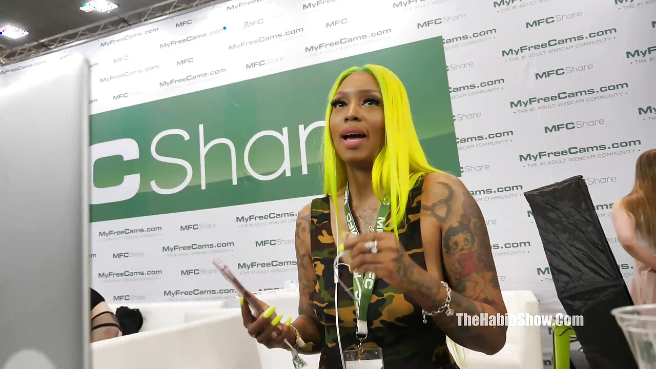 2019 Avn Expo with Ladybug