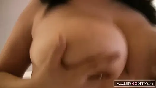 Untuk pecinta toket besar