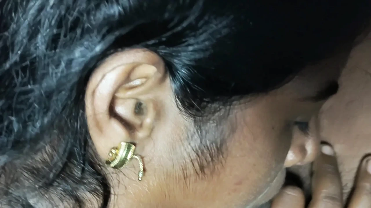 Desi village ki bhabhi ki magnum se bhabhi ki HousWife at home(Bengali Audio)