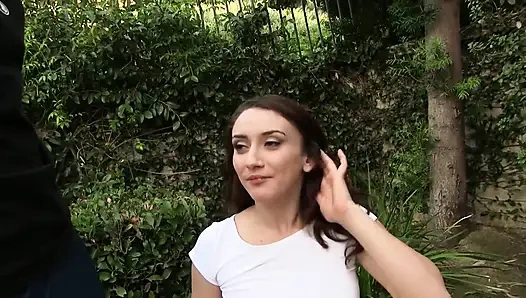 Mandy Muse кончает на ее хуй мачехи и сосет из него сперму - извращенная милфа и тинки