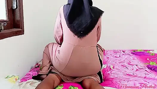 Pijatnya panjang tapi pijatnya kurang panjang. Pijat indo seks