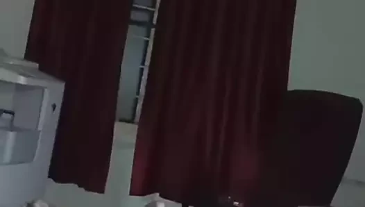 Erkekler banyoda mastürbasyon