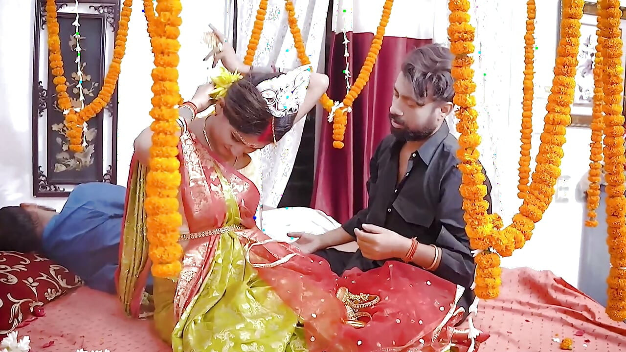 Suhaag raat me dost ki Biwi ko choda