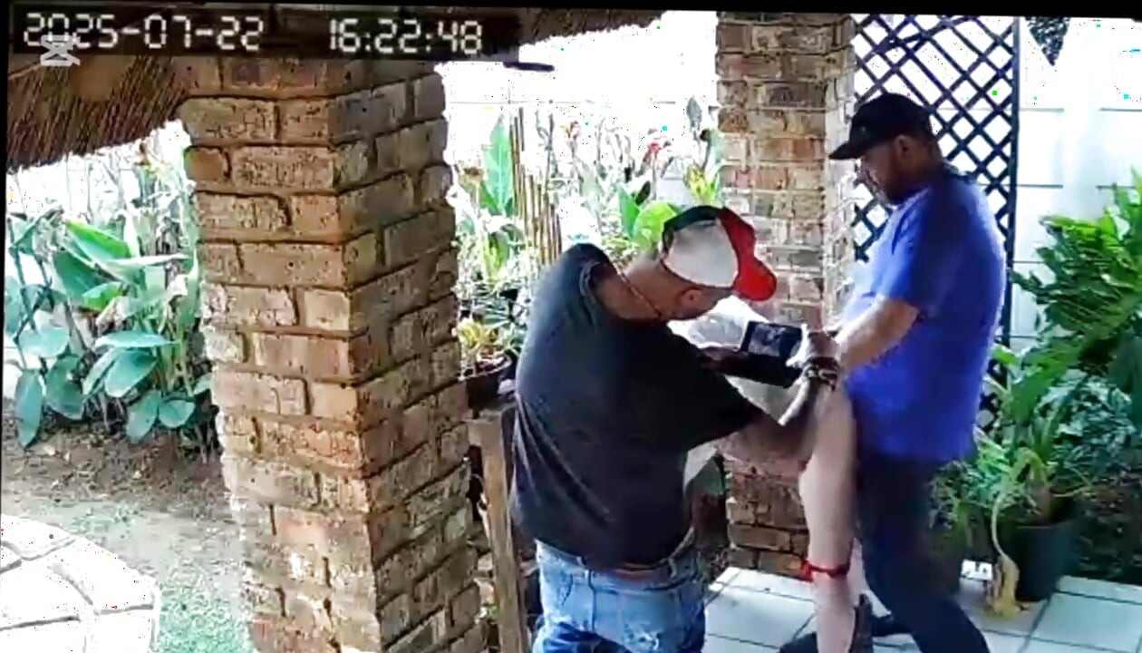 Corno chefe queria que eu fodesse sua esposa puta ele se masturba