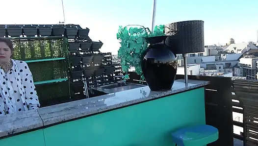 Cesur! Merdiven Boşluğunda Oral Seks!