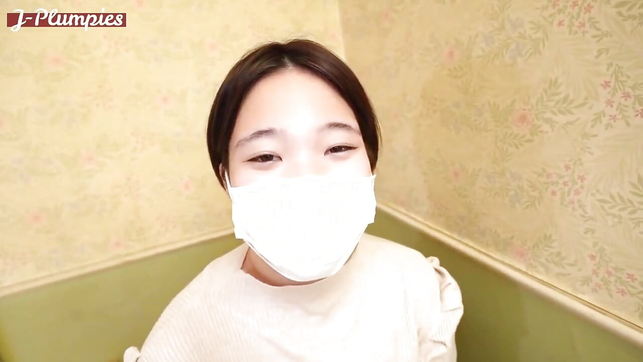 蒙面內射交易，豐滿業餘女終於在原始私人拍攝中答應了