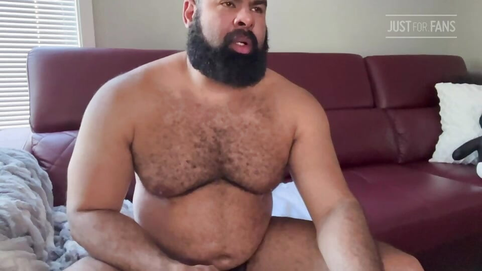 Horny bear edges with huge cum